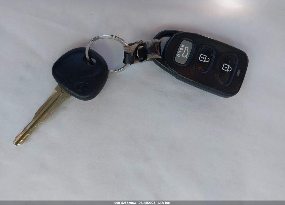2019 HYUNDAI ELANTRA VIN: 5NPD84LF6KH407067