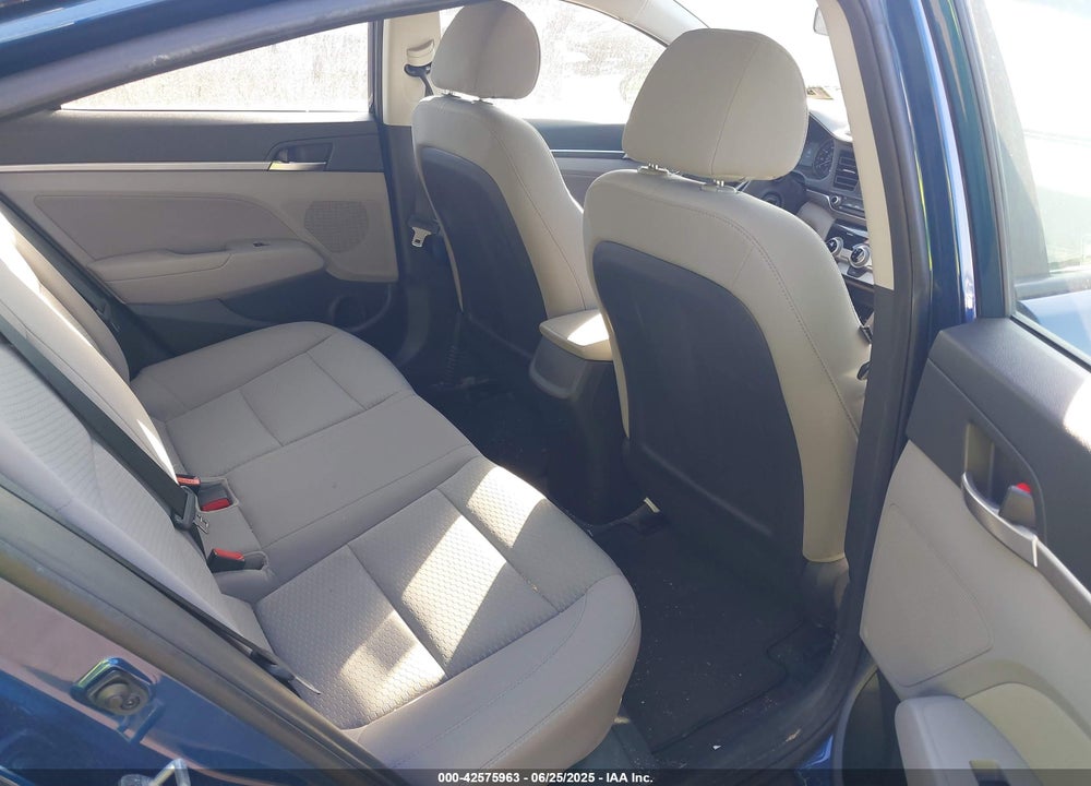 2019 HYUNDAI ELANTRA VIN: 5NPD84LF6KH407067