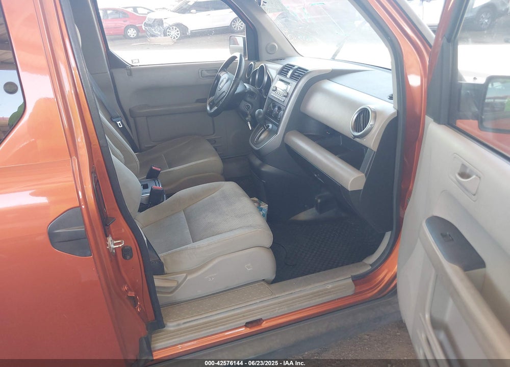 2011 HONDA ELEMENT EX VIN: 5J6YH1H76BL000373