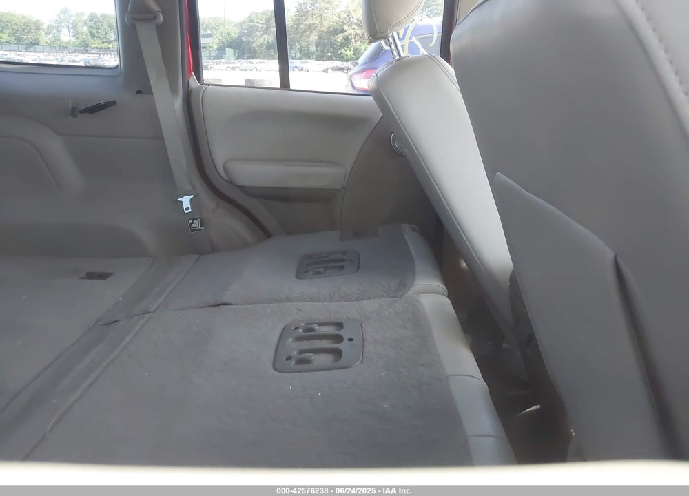 2005 JEEP LIBERTY VIN: 1J4GL58K25W540778