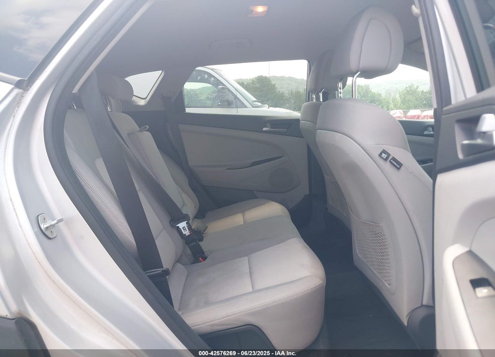 2018 HYUNDAI TUCSON SE VIN: KM8J2CA47JU653416