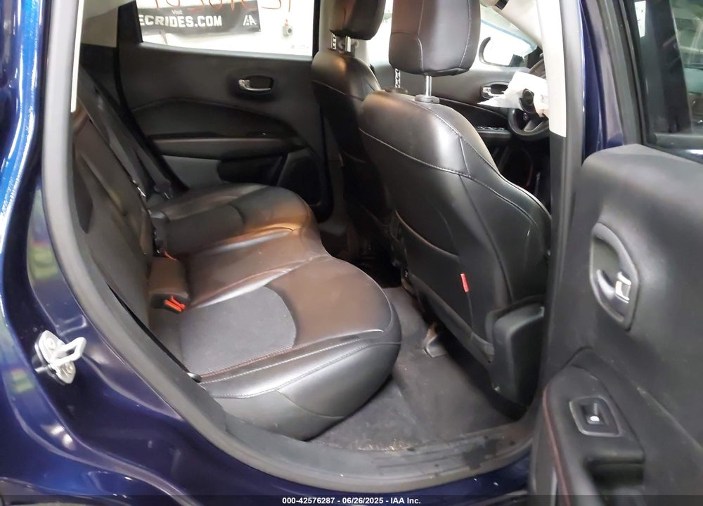 2019 JEEP COMPASS VIN: 3C4NJDDB0KT709054
