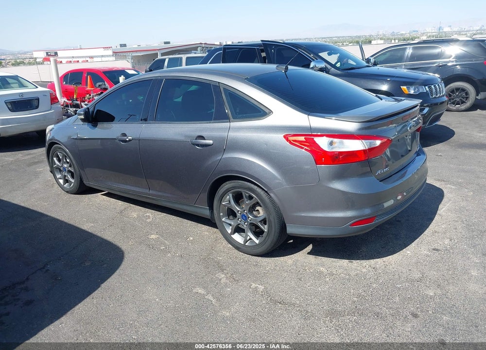 2014 FORD FOCUS SE VIN: 1FADP3F24EL262977