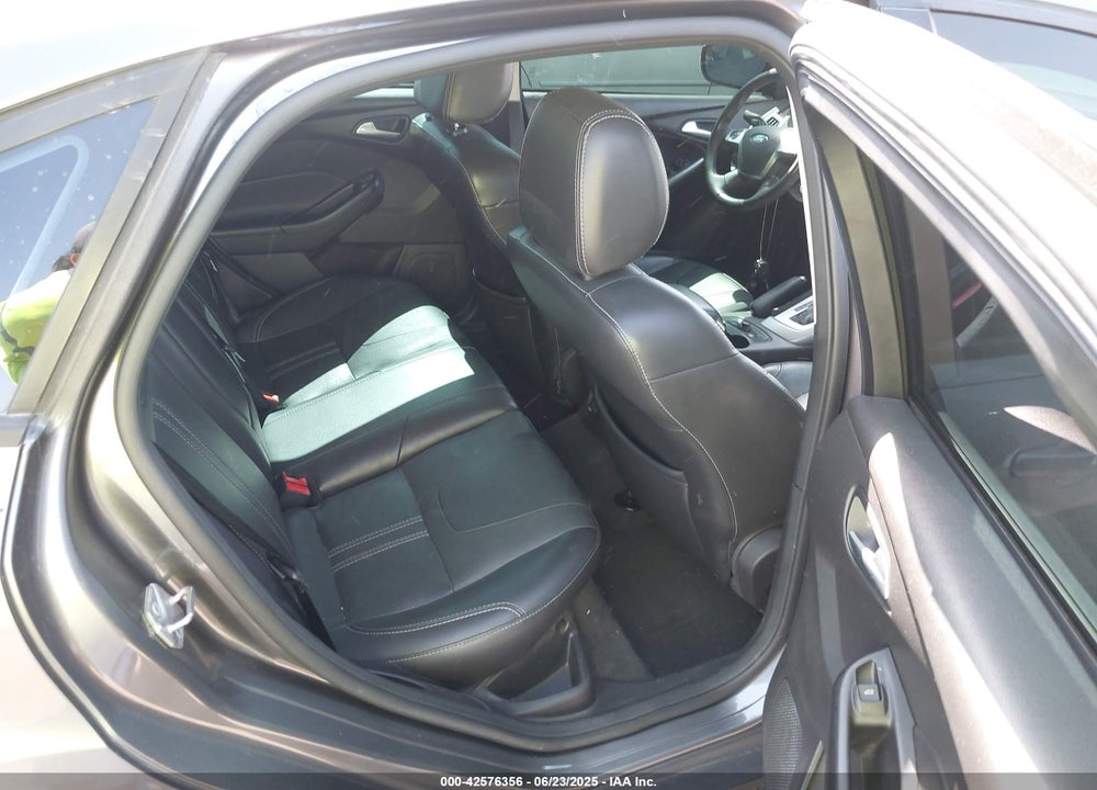 2014 FORD FOCUS SE VIN: 1FADP3F24EL262977
