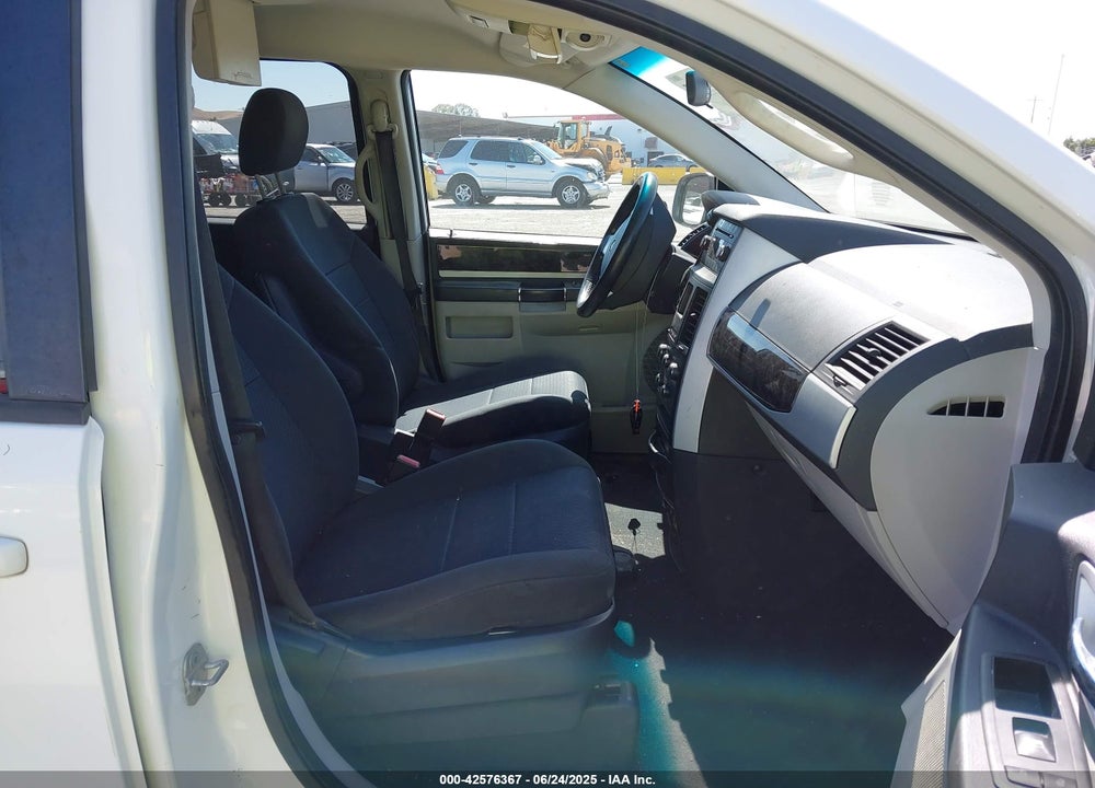 2010 DODGE GRAND CARAVAN SXT VIN: 2D4RN5D19AR155035