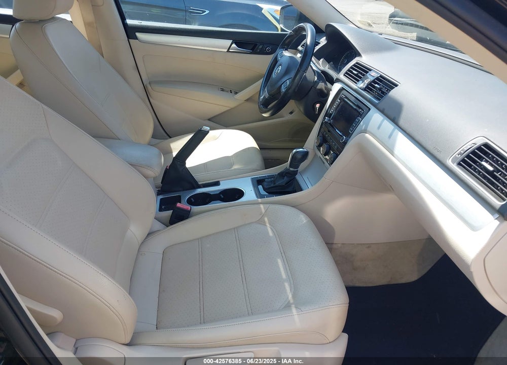 2013 VOLKSWAGEN PASSAT VIN: 1VWBN7A37DC038063