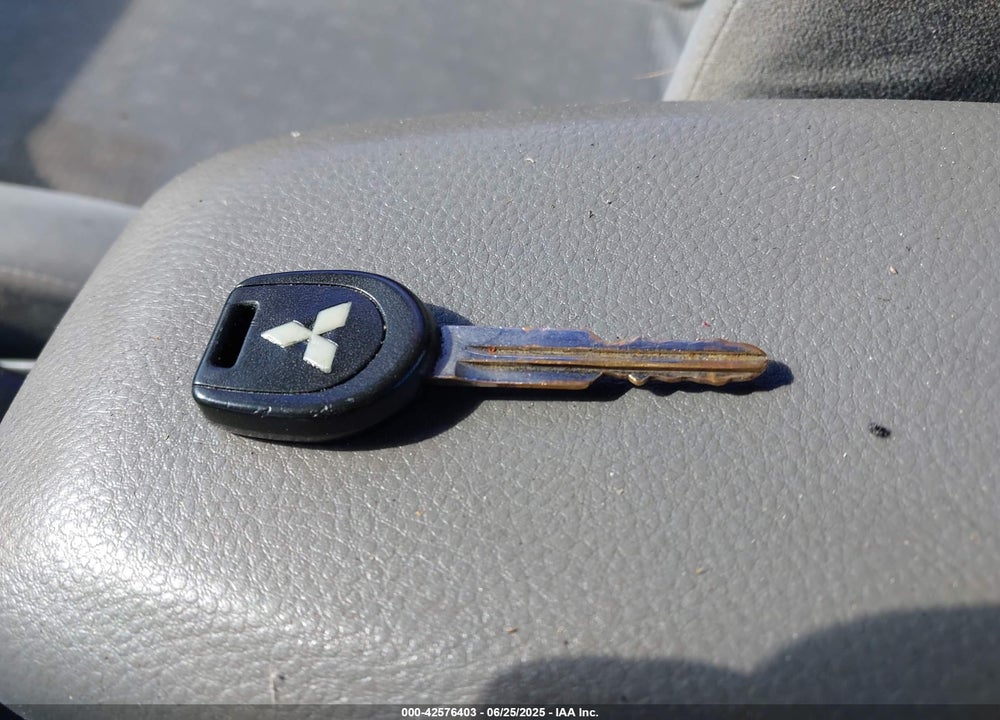 2005 MITSUBISHI LANCER ES VIN: JA3AJ26EX5U042982