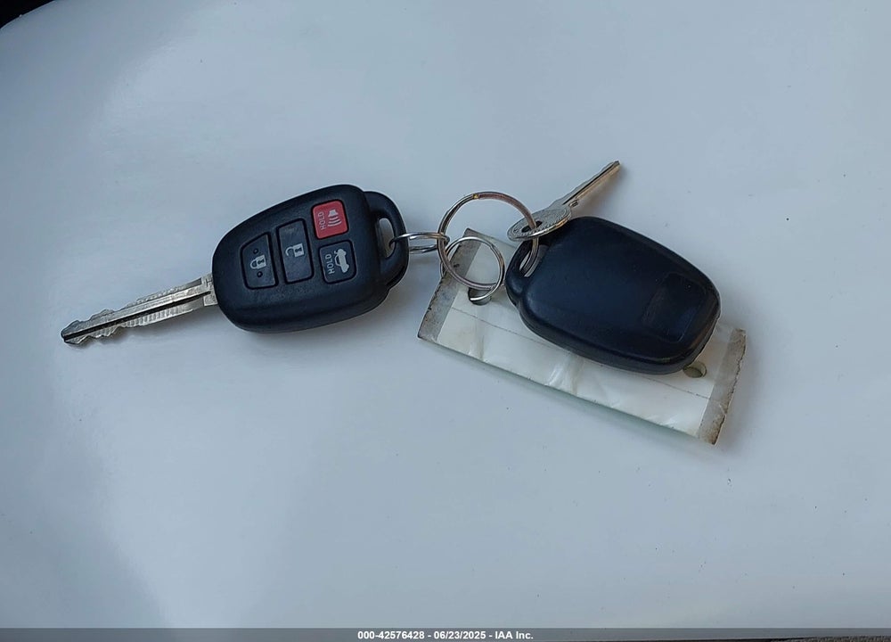 2015 TOYOTA COROLLA LE VIN: 2T1BURHE0FC380277