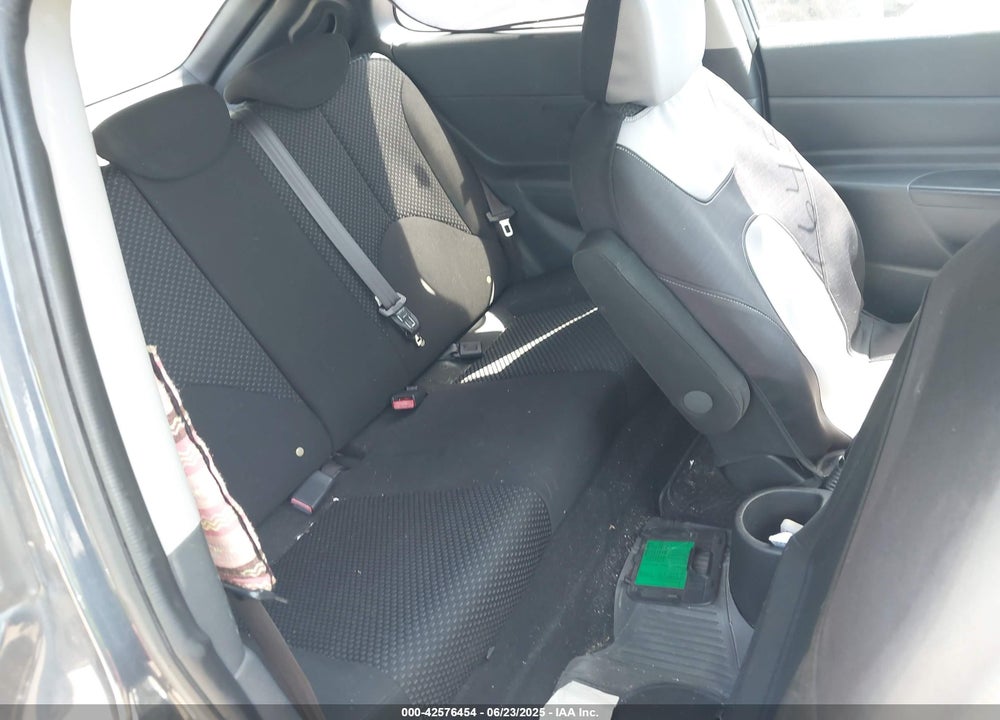 2010 HYUNDAI ACCENT GS VIN: KMHCM3AC0AU172840
