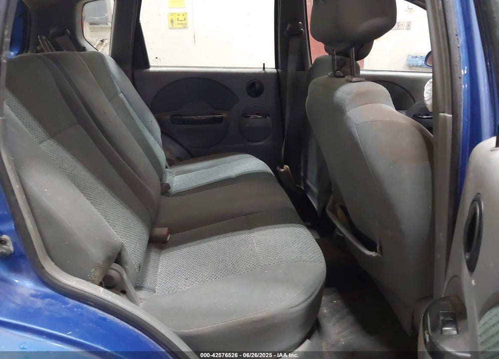 2004 CHEVROLET AVEO LS VIN: KL1TJ62674B134536
