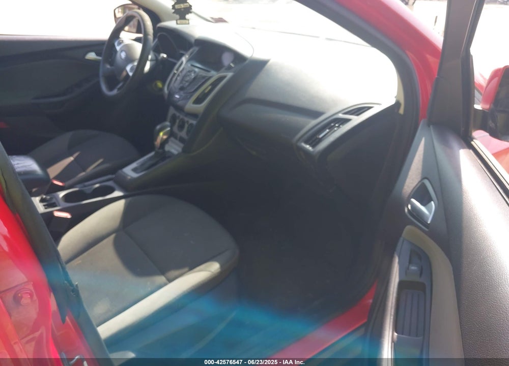 2014 FORD FOCUS SE VIN: 1FADP3K27EL225430