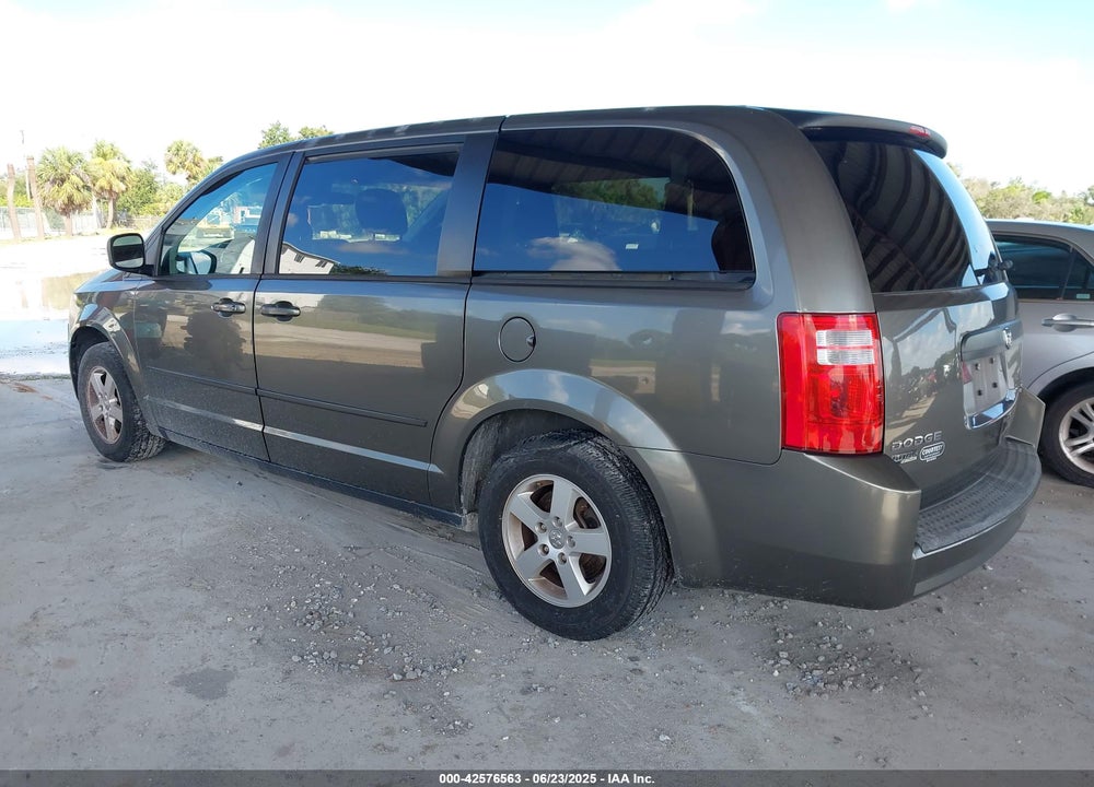 2010 DODGE GRAND CARAVAN VIN: 2D4RN4DE6AR262301