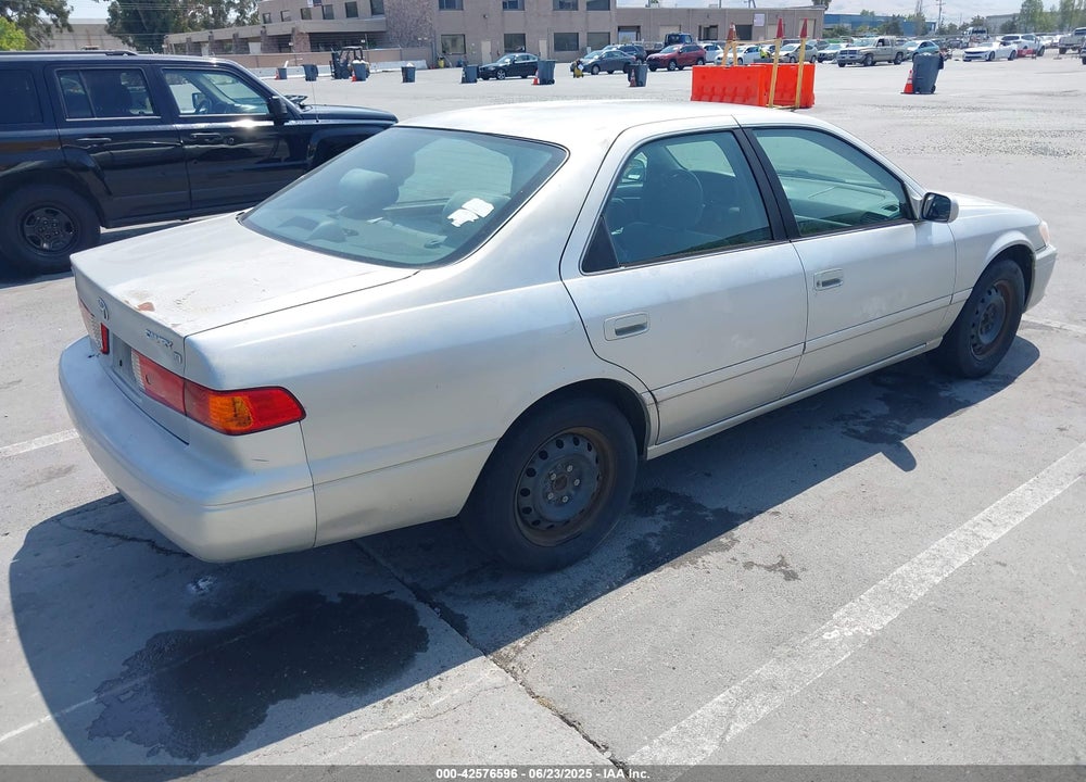 2001 TOYOTA CAMRY LE VIN: 4T1BG22K01U101673