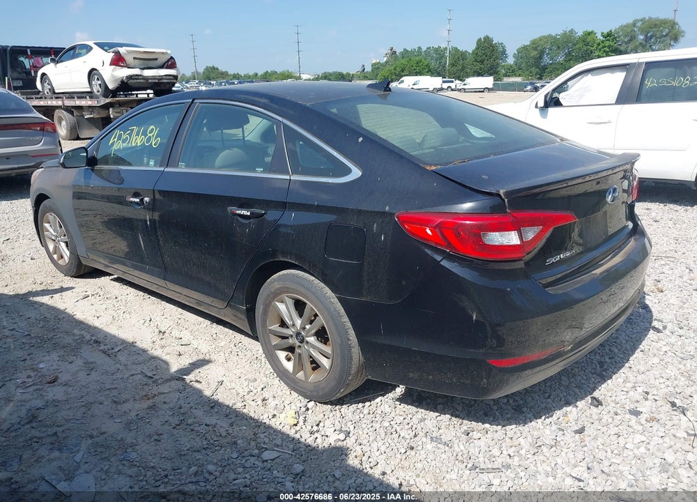 2015 HYUNDAI SONATA VIN: 5NPE24AF9FH131577