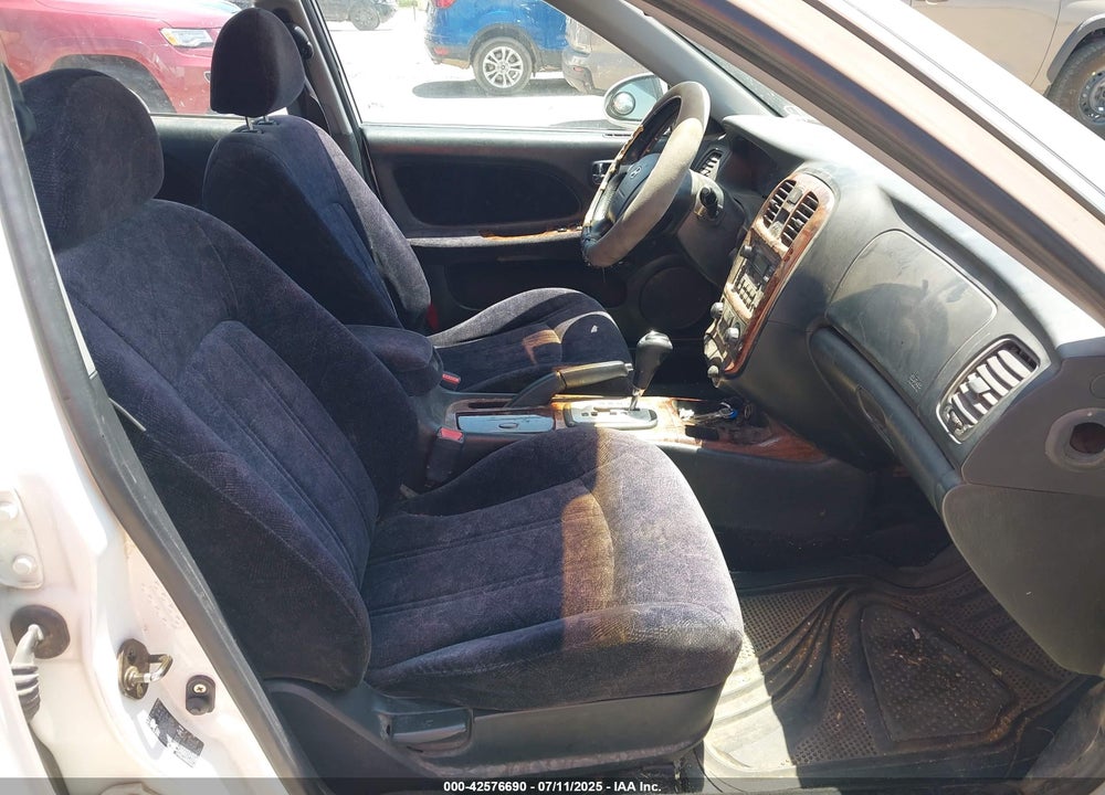 2002 HYUNDAI SONATA GLS/LX VIN: KMHWF35H82A690890