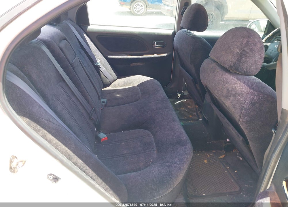 2002 HYUNDAI SONATA GLS/LX VIN: KMHWF35H82A690890