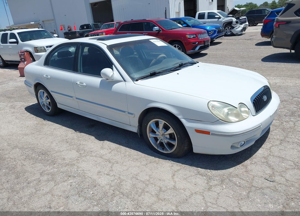 2002 HYUNDAI SONATA GLS/LX VIN: KMHWF35H82A690890