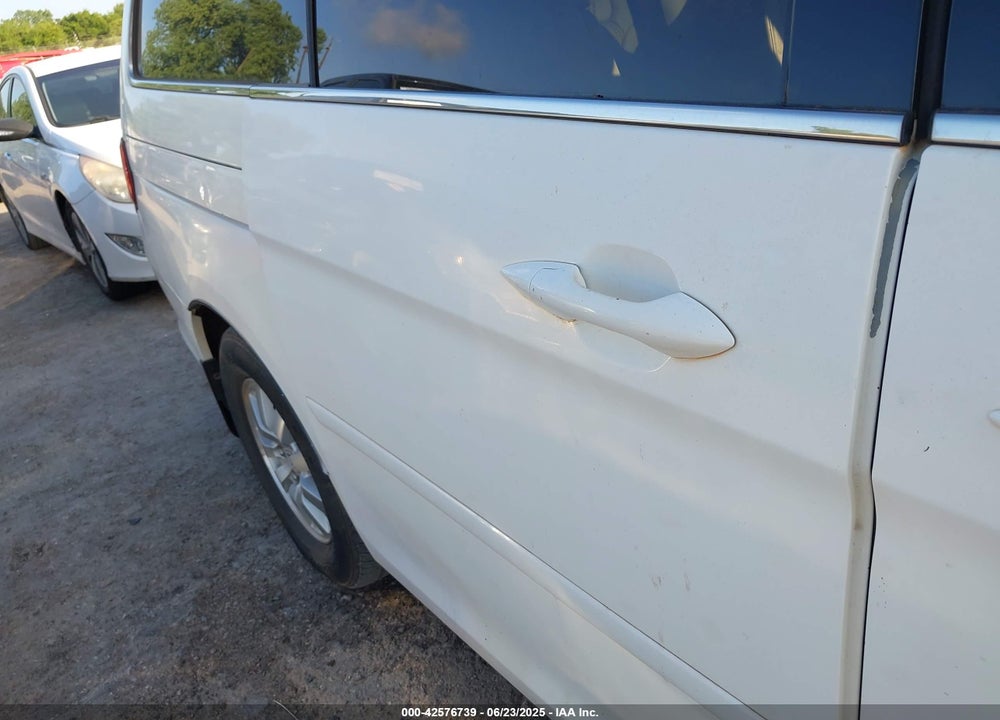 2008 HONDA ODYSSEY EX-L VIN: 5FNRL387X8B059006