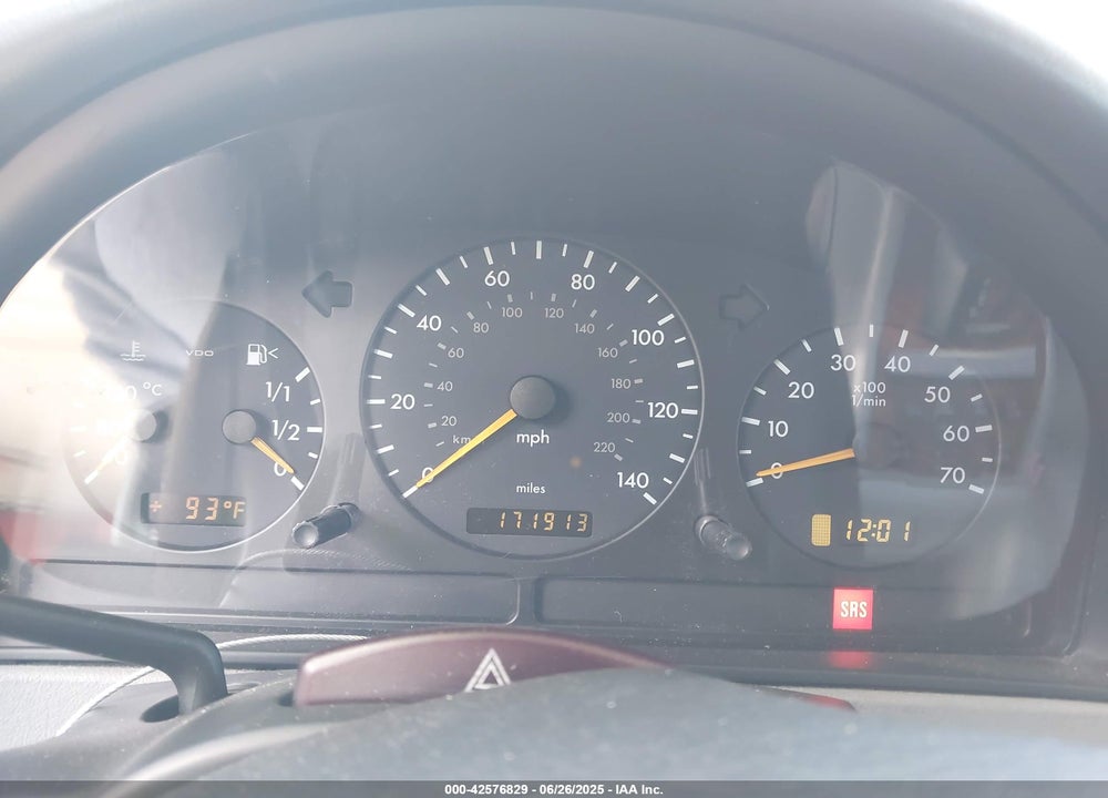 2000 MERCEDES-BENZ ML 320 VIN: 4JGAB54E1YA162321