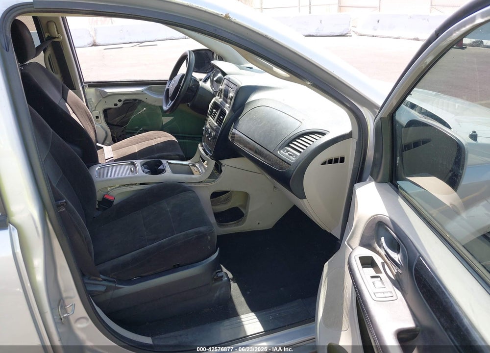 2012 DODGE GRAND CARAVAN VIN: 2C4RDGCG3CR284375