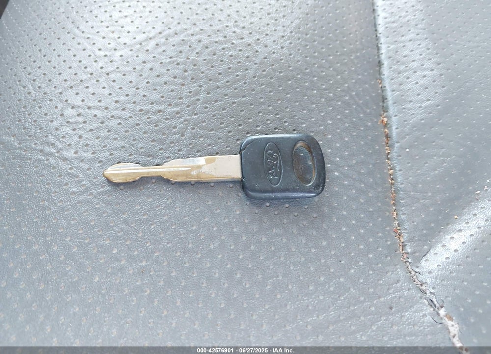 2007 FORD E-150 CHATEAU/XL/XLT VIN: 1FMNE11W57DB28135