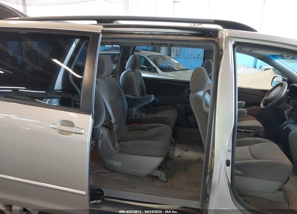 2005 TOYOTA SIENNA LE VIN: 5TDZA23C45S327611