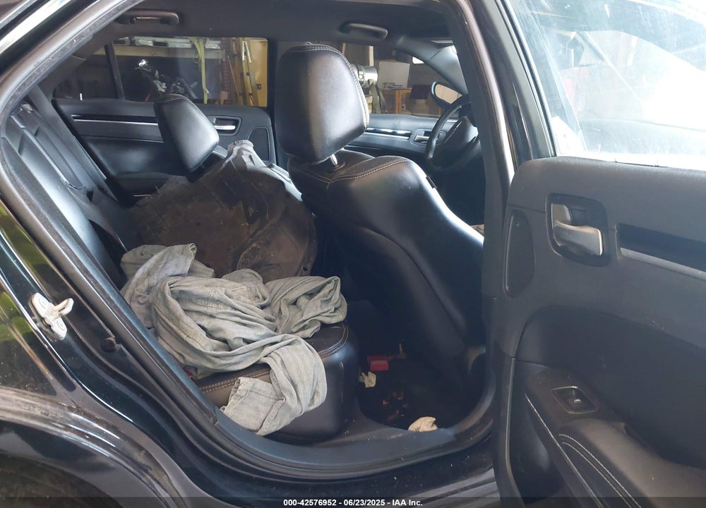 2017 CHRYSLER 300 VIN: 2C3CCAGG8HH591588