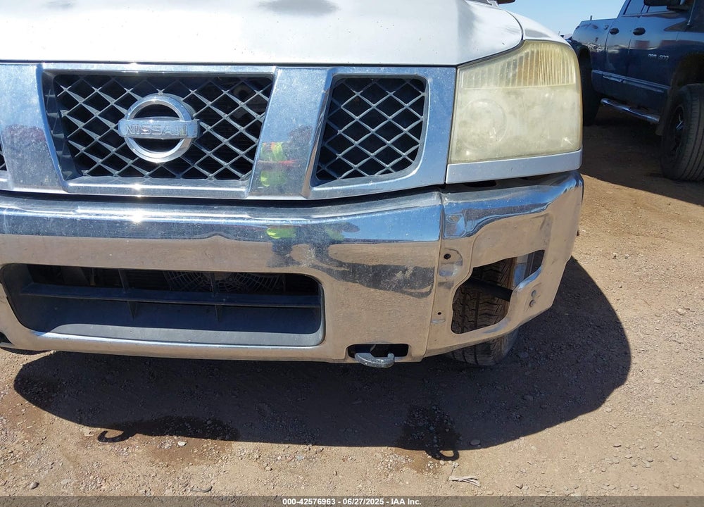 2005 NISSAN TITAN VIN: 1N6AA07B75N560551