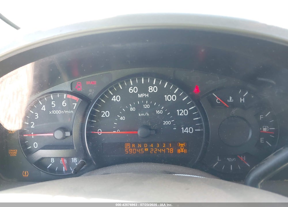 2005 NISSAN TITAN VIN: 1N6AA07B75N560551