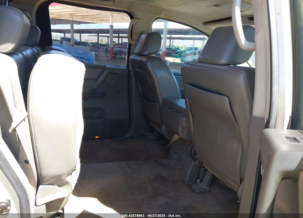 2005 NISSAN TITAN VIN: 1N6AA07B75N560551