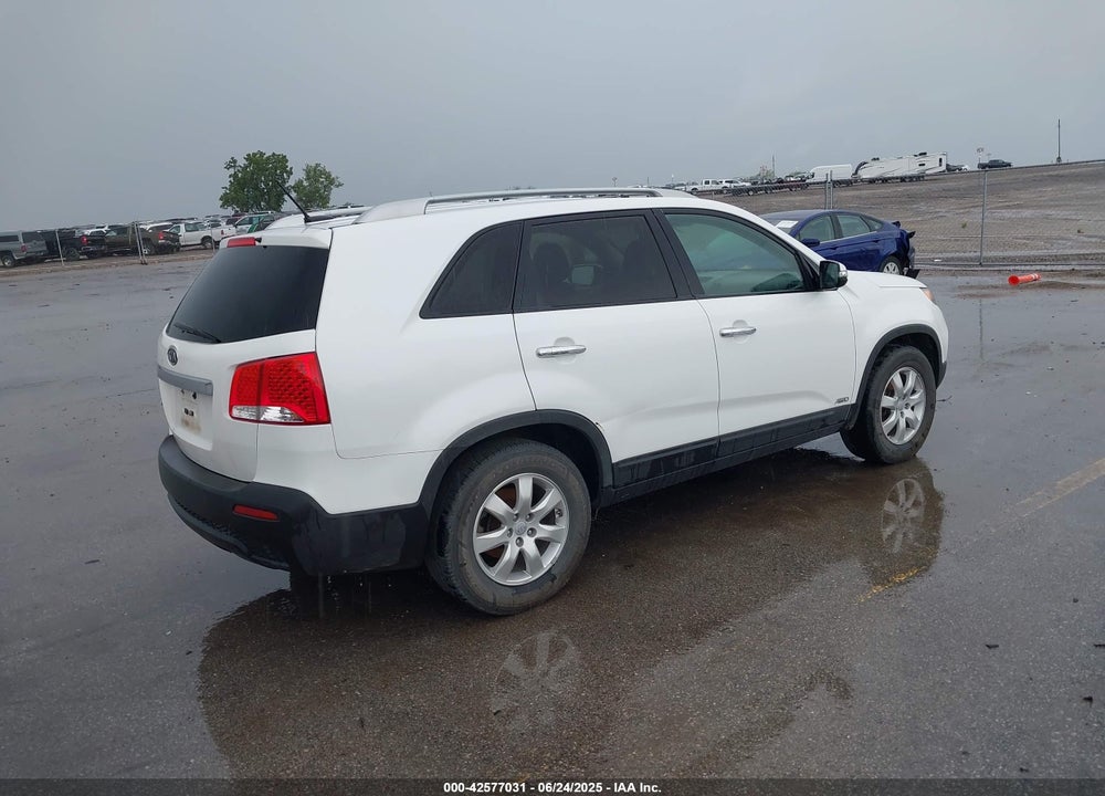 2013 KIA SORENTO VIN: 5XYKTDA24DG315293