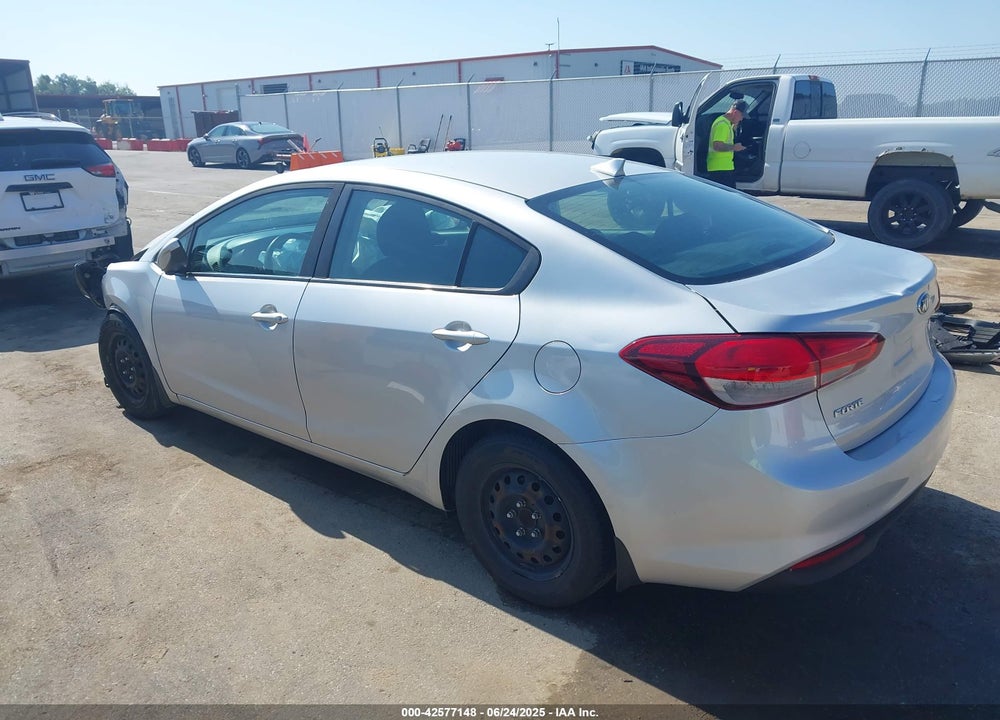 2018 KIA FORTE VIN: 3KPFK4A79JE225081