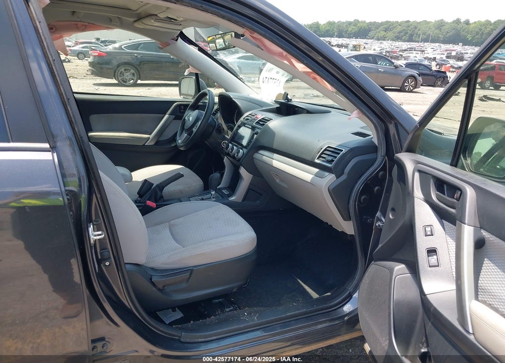 2018 SUBARU FORESTER VIN: JF2SJAEC3JH523063