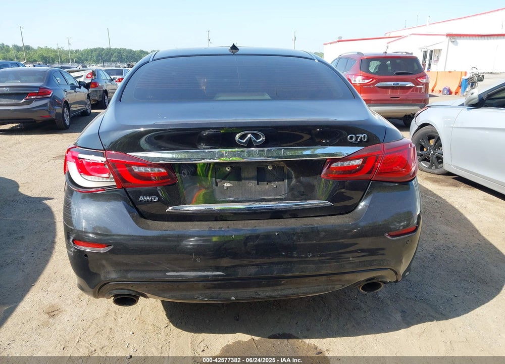 2015 INFINITI Q70 VIN: JN1BY1AR2FM560837