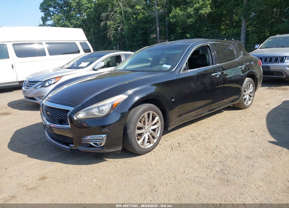 2015 INFINITI Q70 VIN: JN1BY1AR2FM560837
