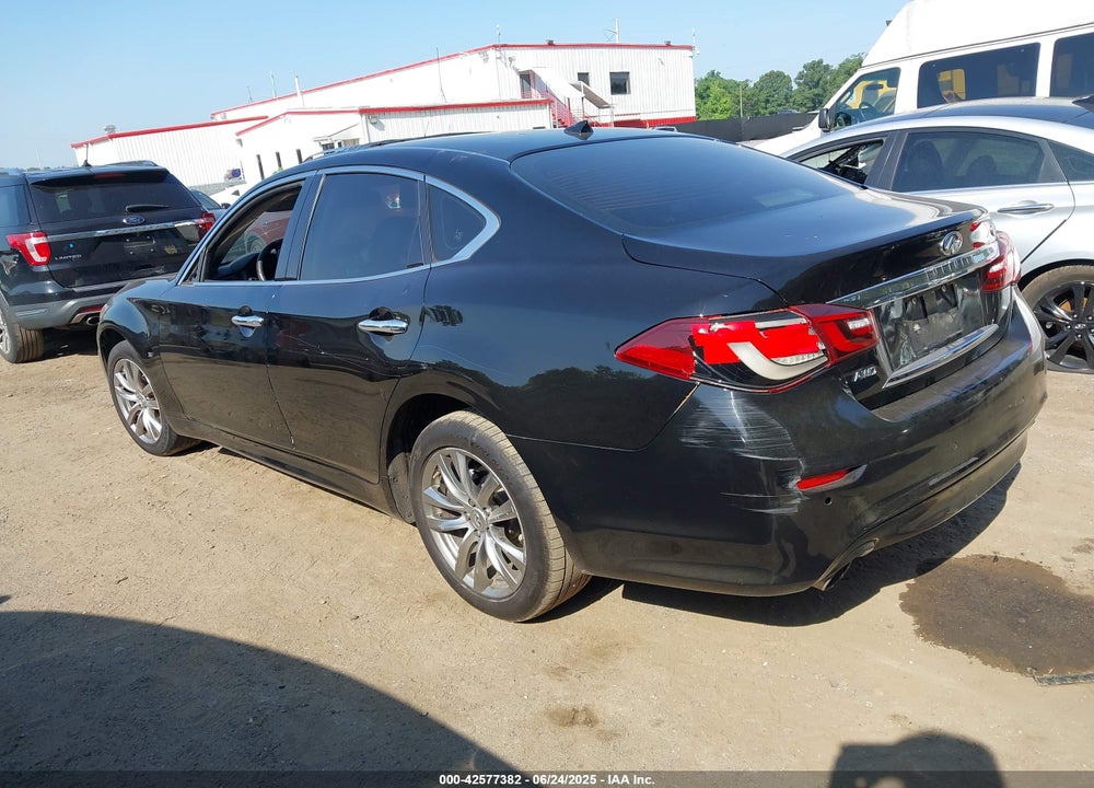 2015 INFINITI Q70 VIN: JN1BY1AR2FM560837