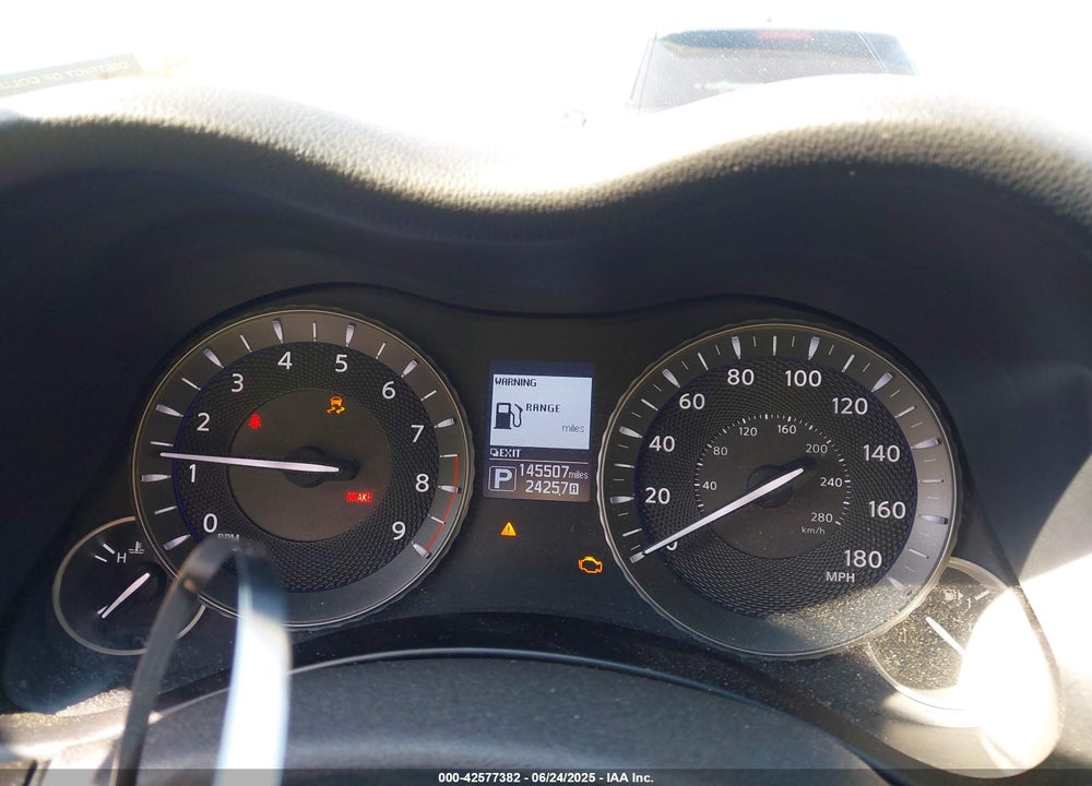 2015 INFINITI Q70 VIN: JN1BY1AR2FM560837