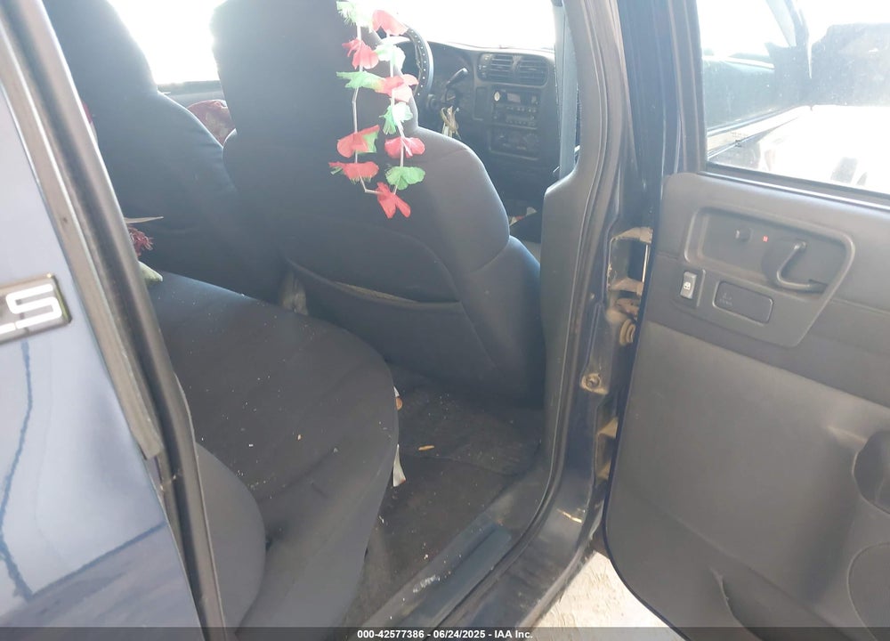 2004 CHEVROLET S-10 LS VIN: 1GCDT13X54K101701