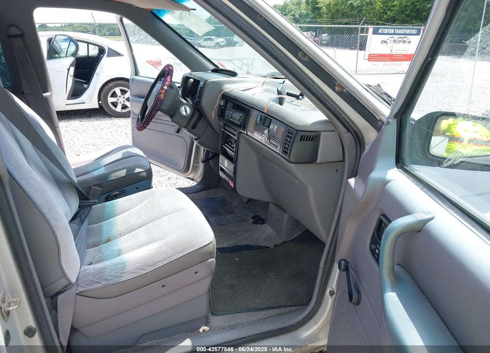 1992 DODGE CARAVAN VIN: 2B4GH2532NR682931