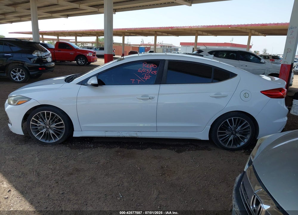 2018 HYUNDAI ELANTRA VIN: KMHD04LB5JU454174