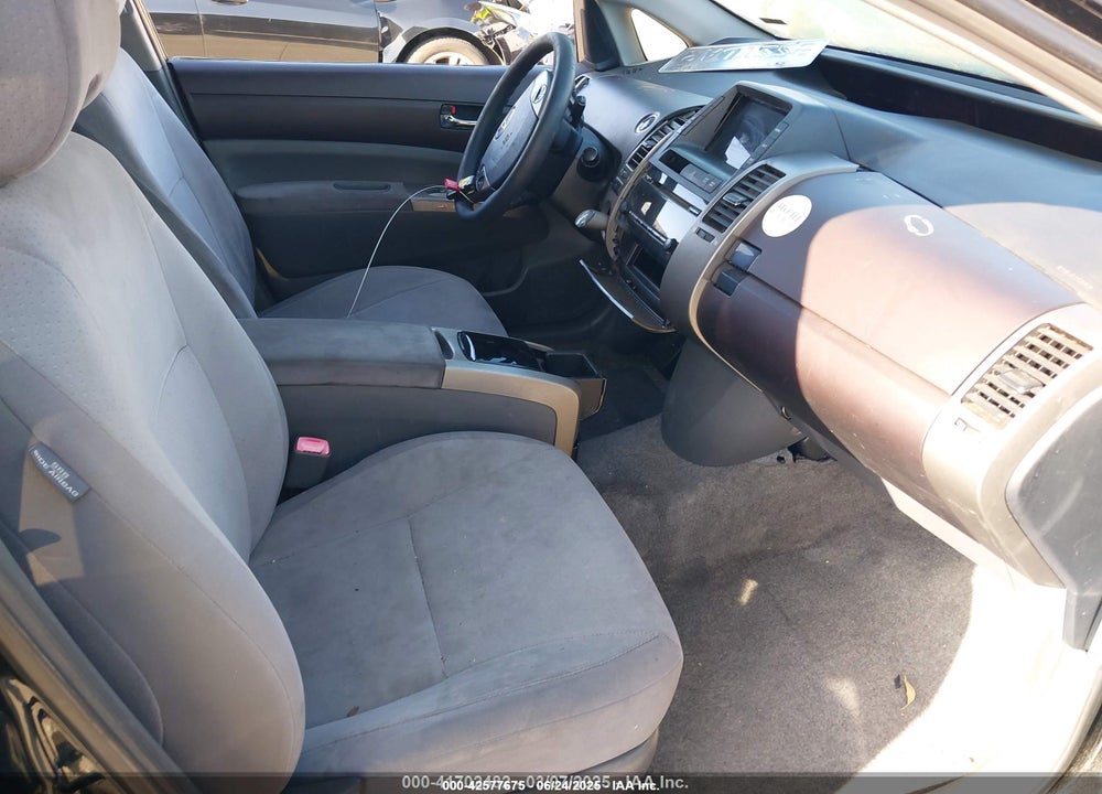 2005 TOYOTA PRIUS VIN: JTDKB20U050128845