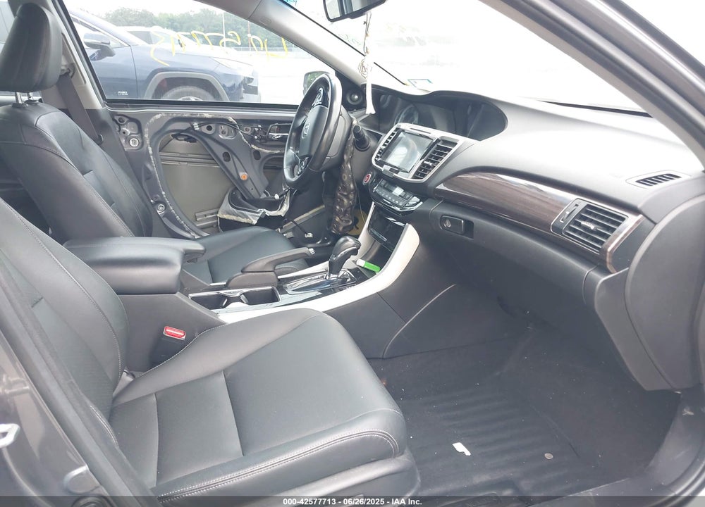 2017 HONDA ACCORD VIN: 1HGCR2F85HA210614