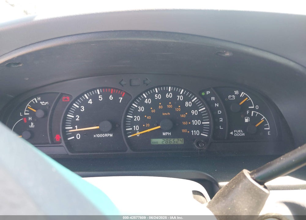 2002 TOYOTA TUNDRA SR5 V8 VIN: 5TBBT44112S299002