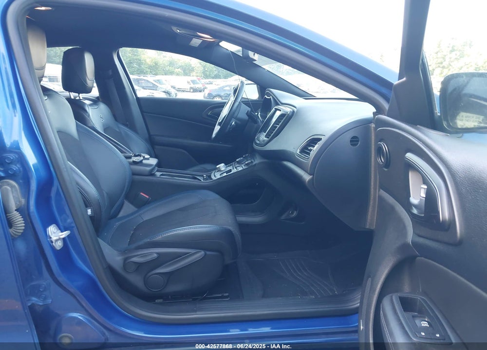 2016 CHRYSLER 200 VIN: 1C3CCCBB1GN147837