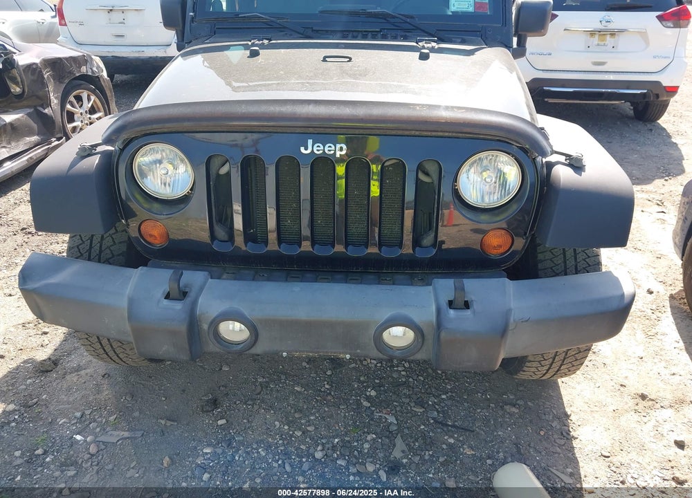 2009 JEEP WRANGLER X VIN: 1J4FA24179L711352