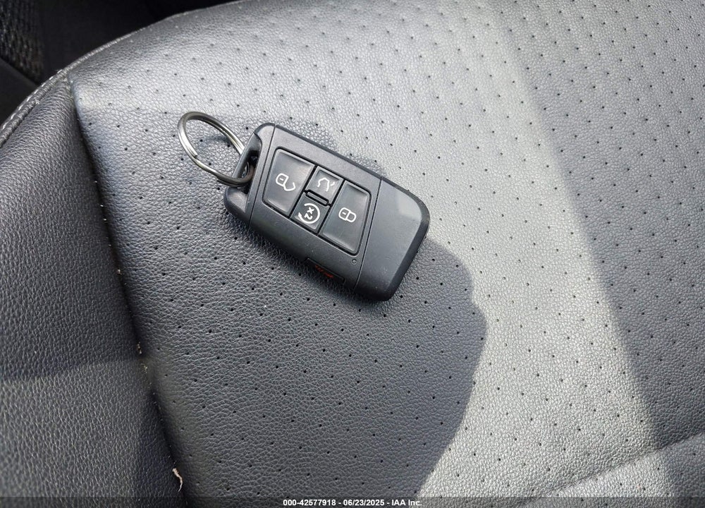 2019 VOLKSWAGEN TIGUAN VIN: 3VV2B7AX6KM007401
