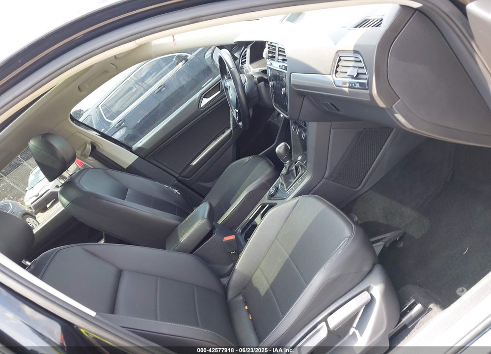 2019 VOLKSWAGEN TIGUAN VIN: 3VV2B7AX6KM007401