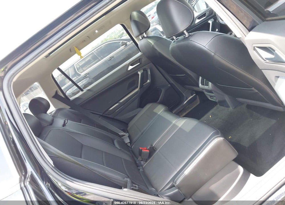 2019 VOLKSWAGEN TIGUAN VIN: 3VV2B7AX6KM007401