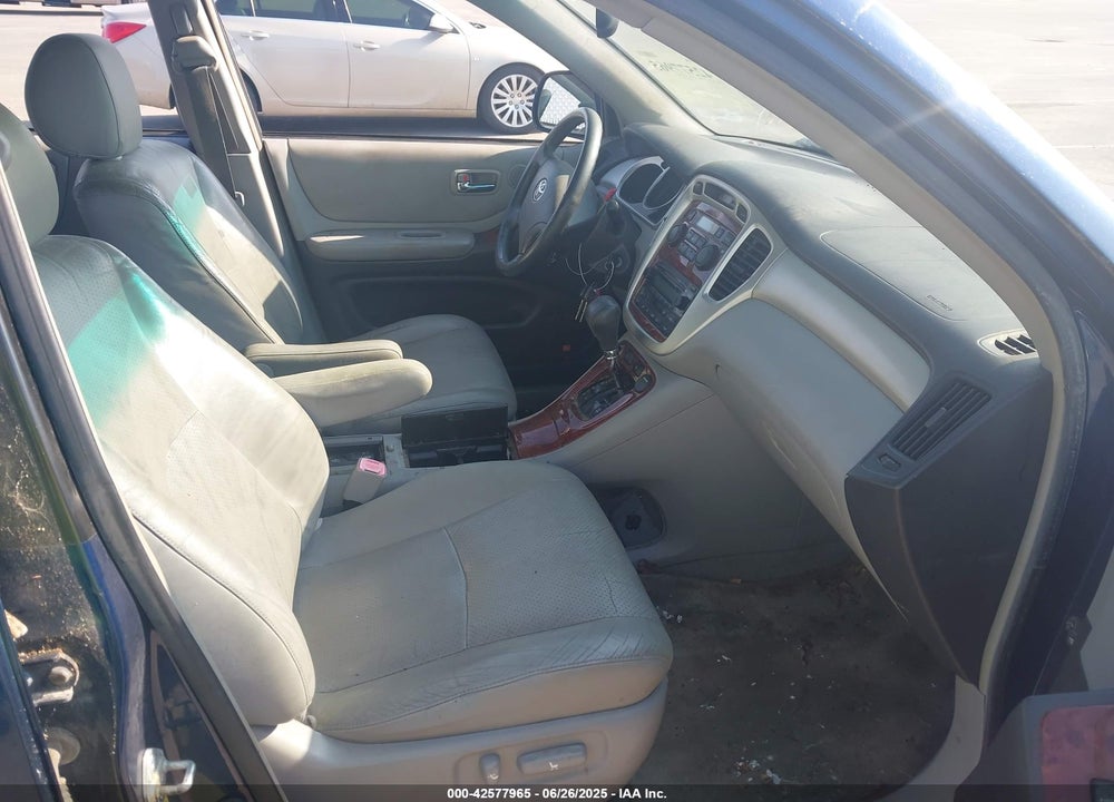 2005 TOYOTA HIGHLANDER VIN: JTEEP21A250133639