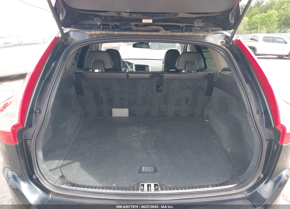2014 VOLVO XC60 VIN: YV4952DLXE2519462
